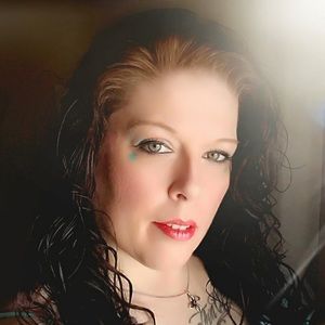 Meet your Posher, Carrie